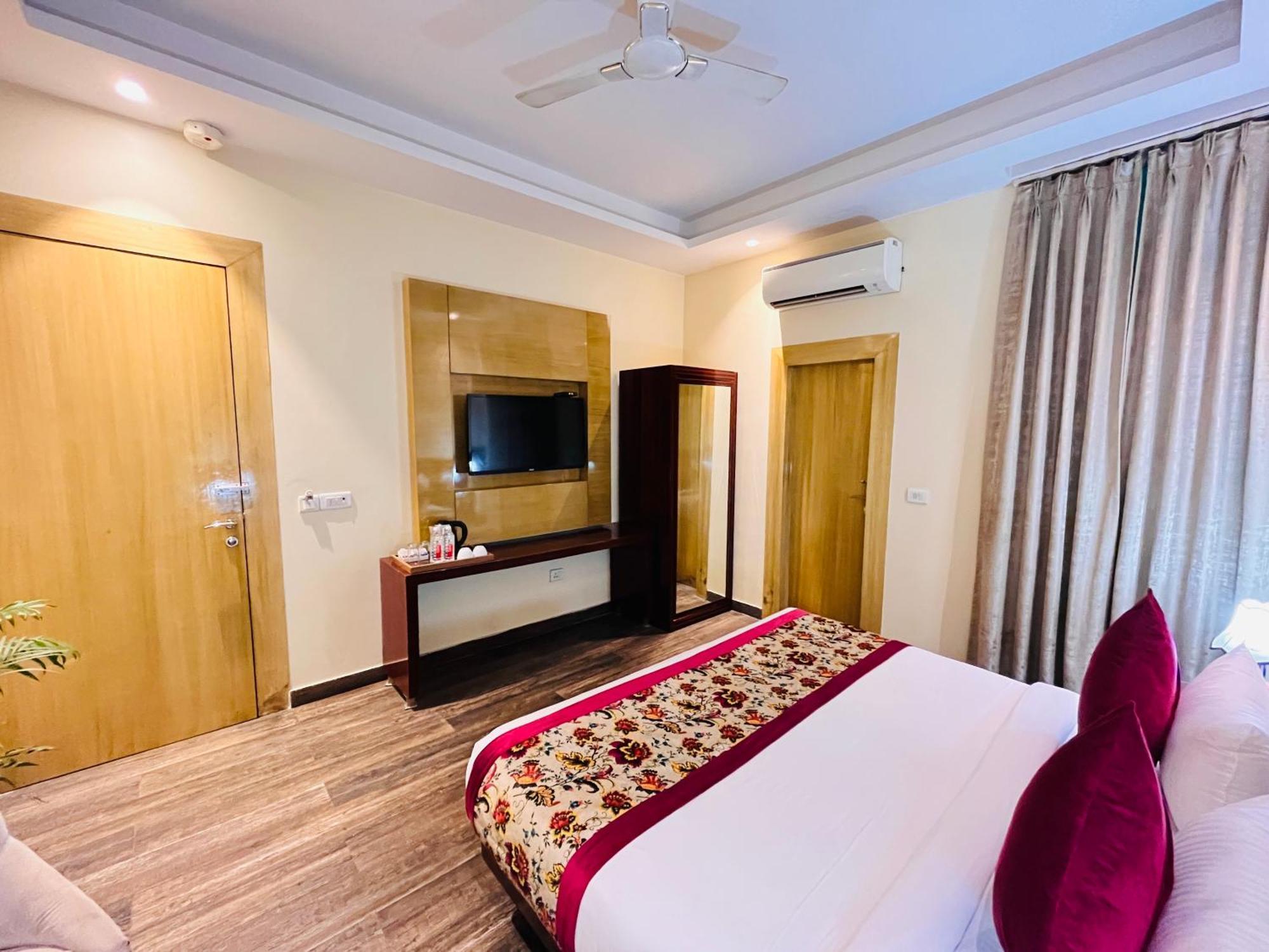 Hotel Banz Near Indira Gandhi Airport Delhi New Delhi Eksteriør bilde